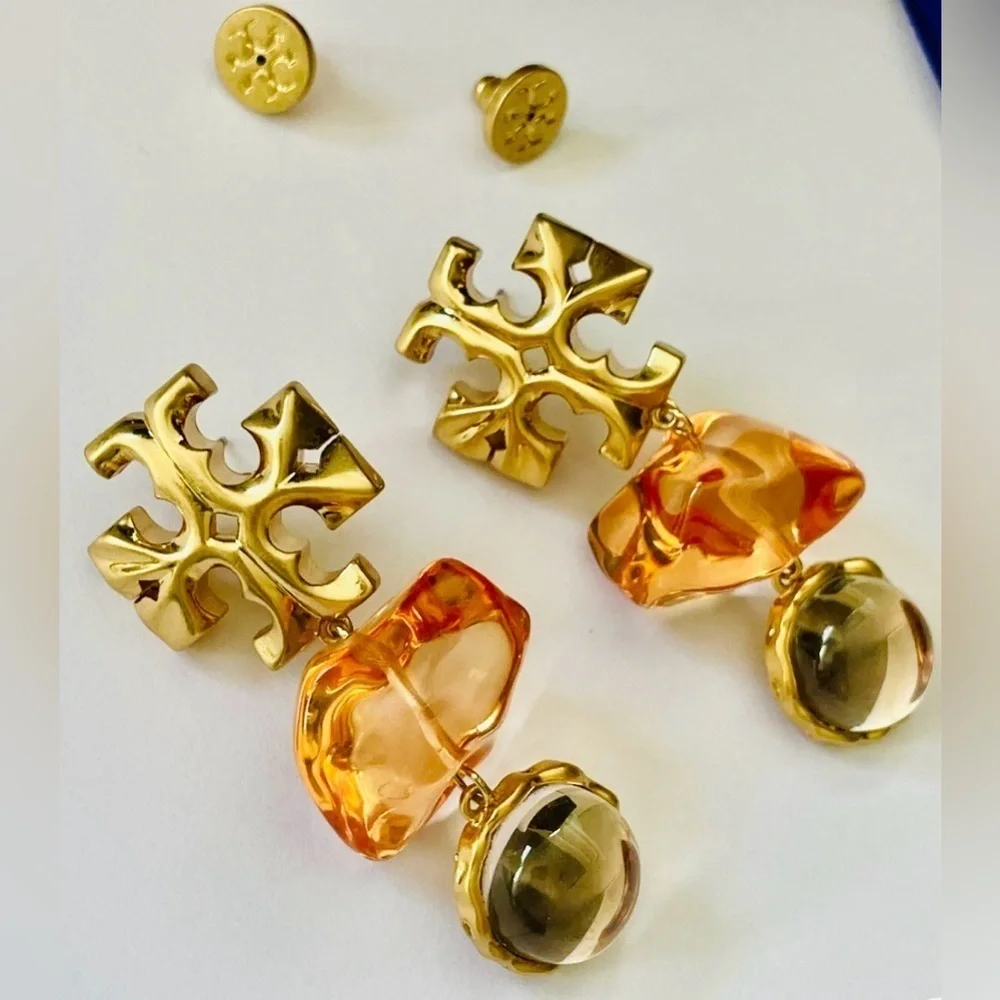 Designers Brands For Customers That Love To Wear Casual and Elegant Accessories;